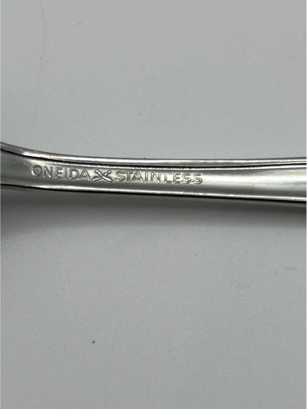 Oneida Mansion Park Stainless Flatware Place setting of 5 pcs 3035.9